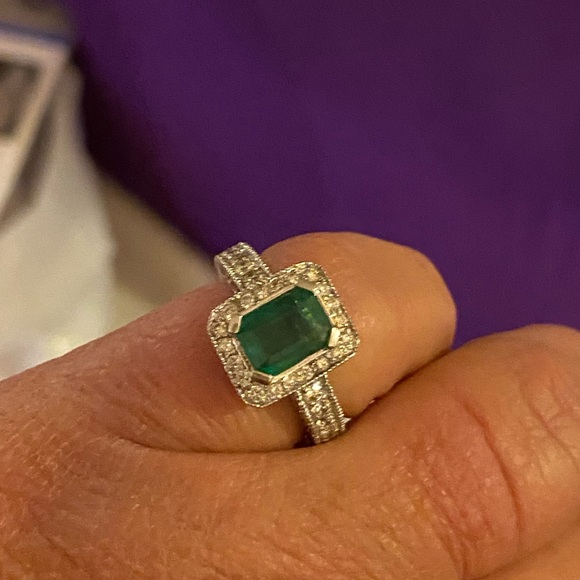 Vintage Jewelry - Emerald Ring Diamonds Ladies Woman’s Emerald Cut Platinum set Vintage Natural